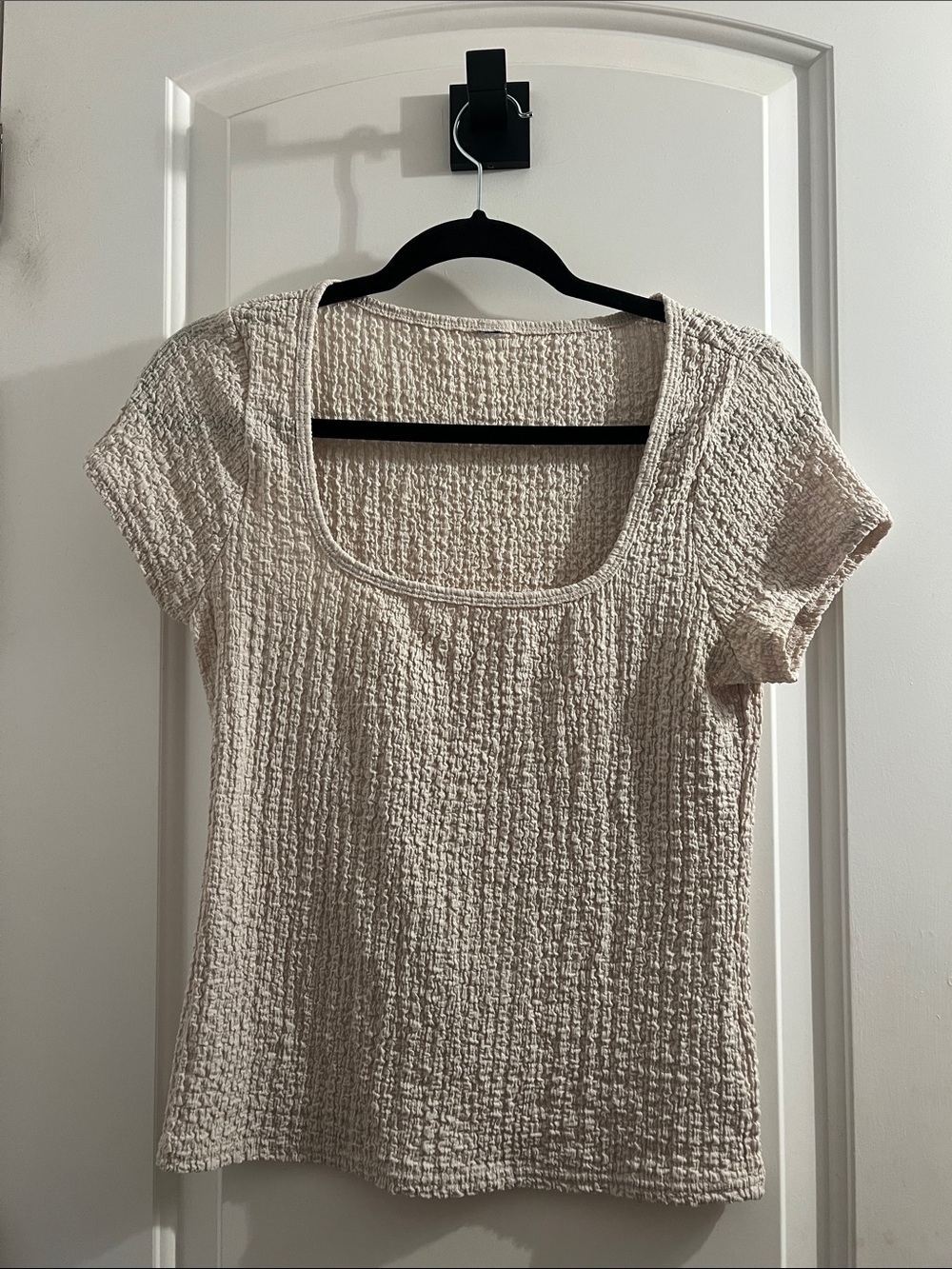 Old Navy Cream Textured Scoop Neck Short Sleeve Top - missing main label
